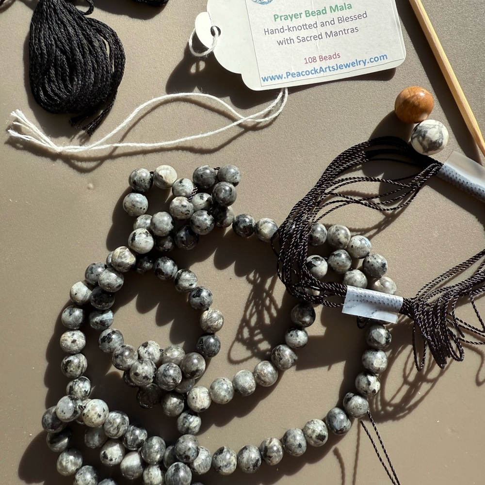 Black and White Marbled Beaded Mala Necklace
